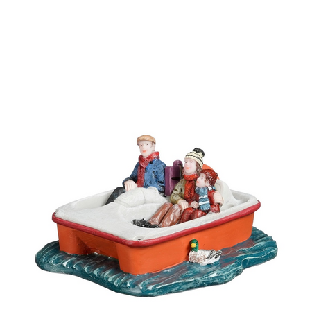 Family on pedal boat l9.5b8.5h5cm