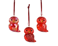 Orn.plc uil l5.5b4h6.5cm rood a3